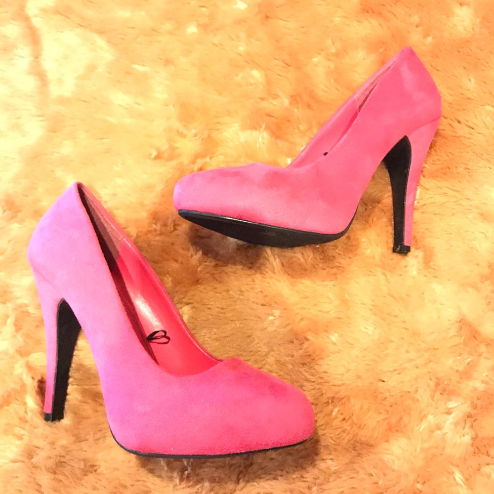 Hot pink pumps SIZE 9